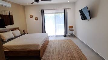 3 bedrooms, desk, free WiFi, bed sheets