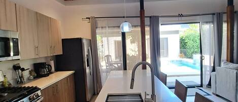 Microwave, oven, dishwasher, coffee/tea maker