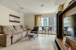 Living area - Seaview apt w/ BBQ 50m From Beach Att0602 (Itapema)
