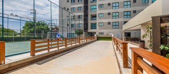 Modern apt With Pool Near the Beach Avr0203