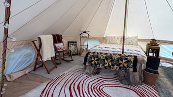 1 bedroom, iron/ironing board, bed sheets