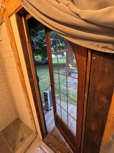 Glamping Bell Tent with Amazing Views of Cascades, Salish Sea & Mt Rainier