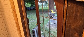 Glamping Bell Tent with Amazing Views of Cascades, Salish Sea & Mt Rainier