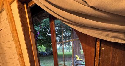 Glamping Bell Tent with Amazing Views of Cascades, Salish Sea & Mt Rainier