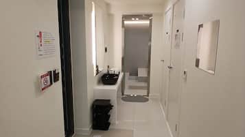 Deluxe Steaming Spa Room, City View | Living area