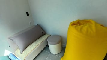 Family Special Spa Room, City View | Περιοχή καθιστικού