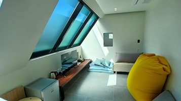 Family Special Spa Room, City View | Wohnbereich