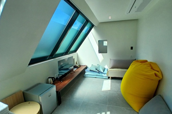Family Special Spa Room, City View | Living area