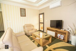 Smart TV y chimenea 