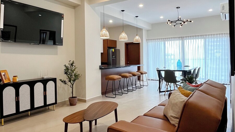 Makeva Condos - Near Malecon