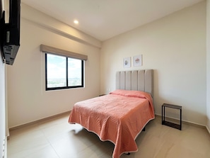 Appartement Confort, balcon, vue partielle sur l'océan