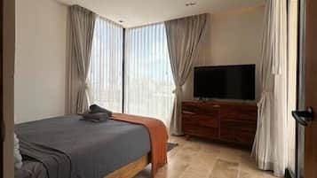 Deluxe Apartment, 3 Bedrooms | Desk, laptop workspace, free WiFi