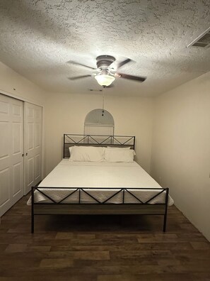 WiFi, bed sheets