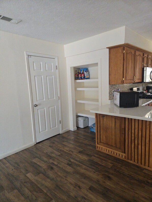Microwave, oven, stovetop, dishwasher