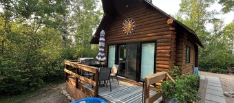 Sand Lake Log Cabin with Hot Tub