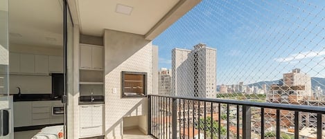 Basic Apartment | Terrace/patio
