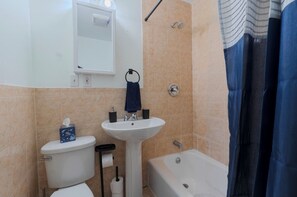 Shower, hair dryer, towels, soap - Cozy 4BR near Boston+gameroom (Somerville)