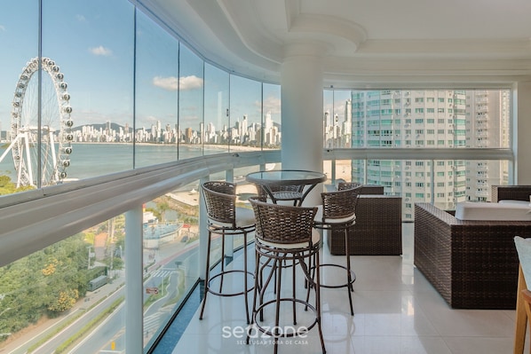 Apartamento básico | Terraço/pátio