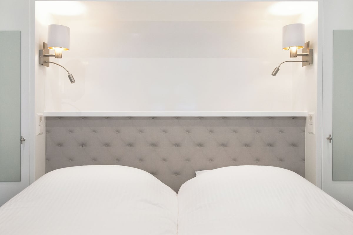 Royal 82B | Iron/ironing board, free WiFi