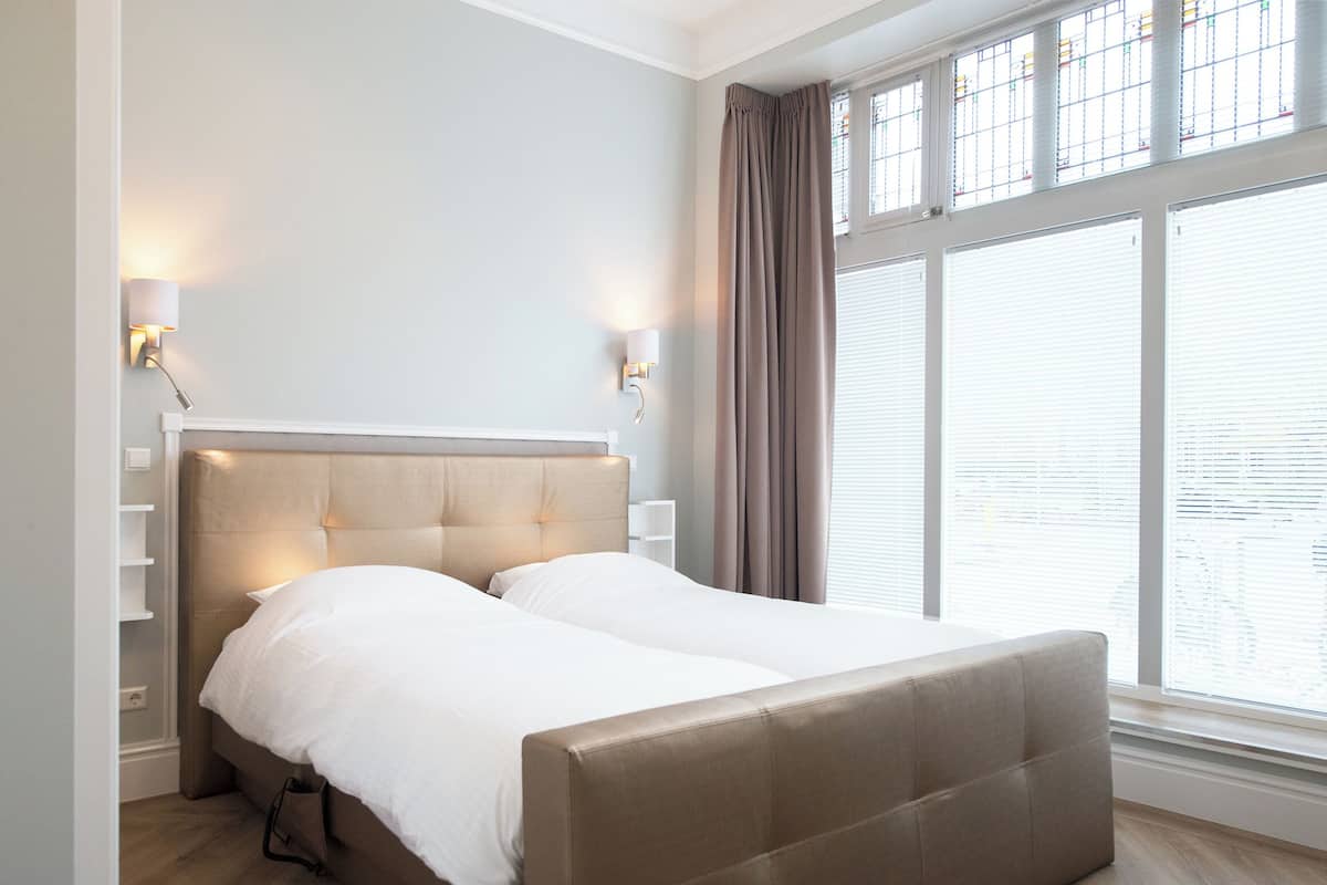 Royal 82 | Iron/ironing board, free WiFi