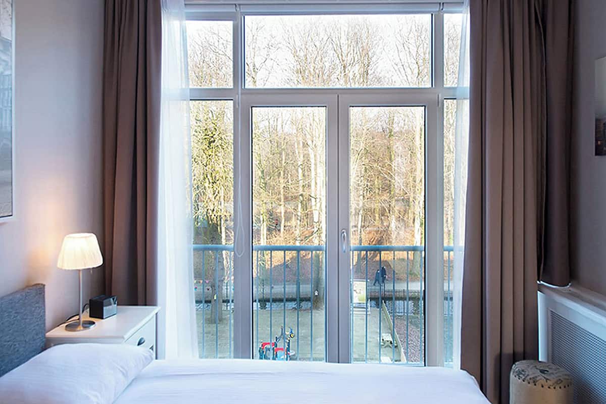 Iron/ironing board, free WiFi