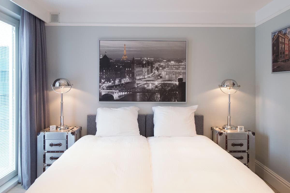 Royal 86-D | Iron/ironing board, free WiFi
