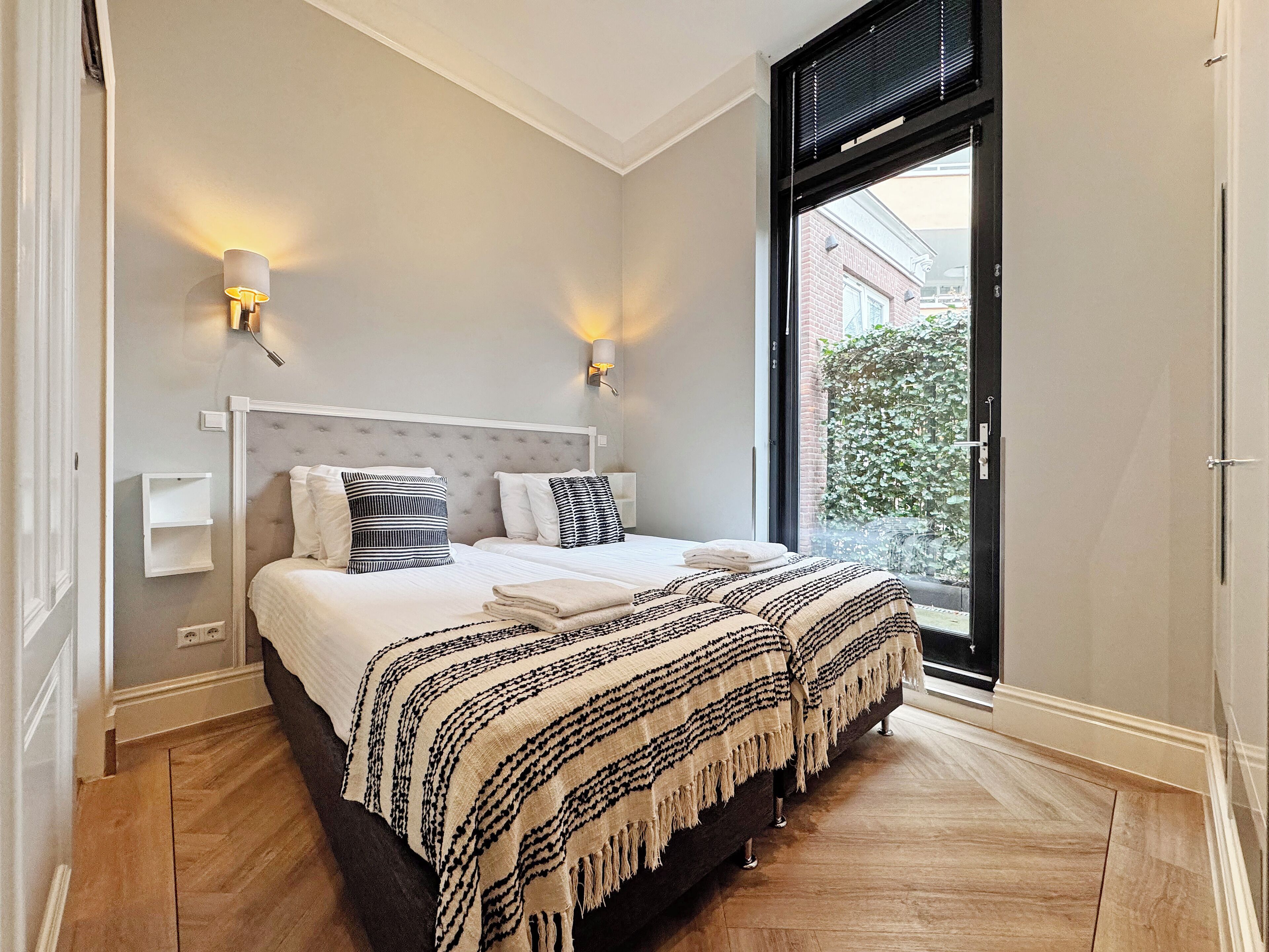 Royal 82A | Iron/ironing board, free WiFi