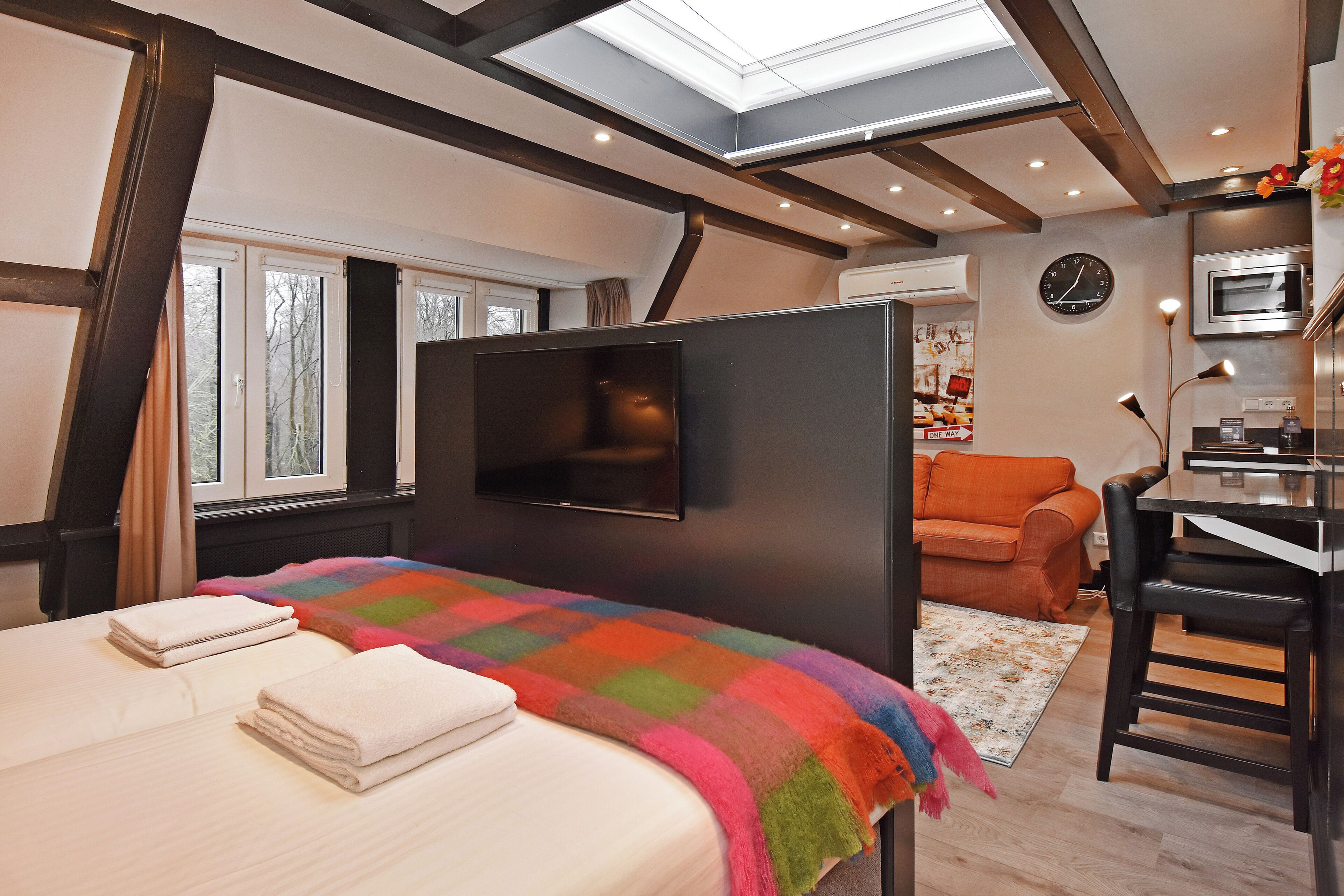 Comfort 84C | Iron/ironing board, free WiFi