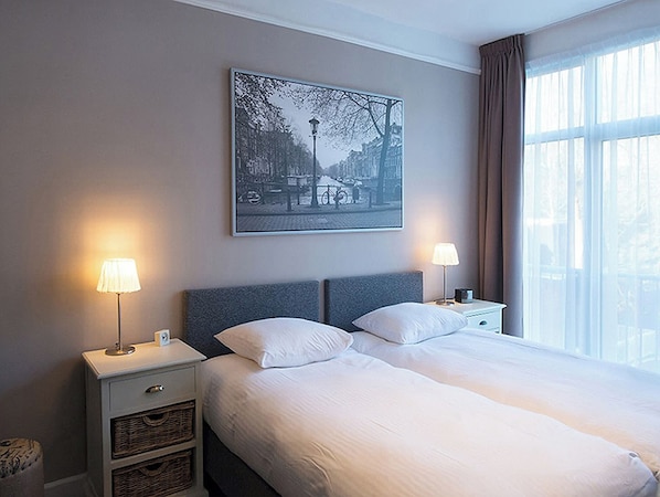 Appartement Confort, vue sur la ville | Fer et planche à repasser, accès au Wi-Fi (inclus)