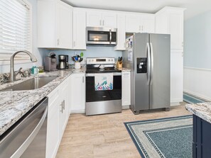 Mikroaaltouuni, uuni, liesi, astianpesukone