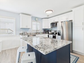 Micro-ondes, four, plaque de cuisson, lave-vaisselle