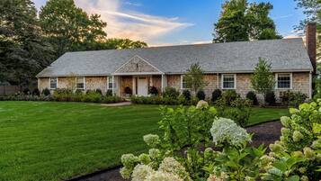 Headmaster's Cottage Buyout | Premium bedding, iron/ironing board, WiFi (free), individually decorated