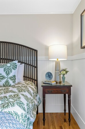 Premium bedding, individually decorated, individually furnished - Charm on Main (Brewster)