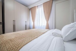 1 bedroom, iron/ironing board, Internet