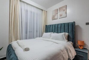 2 slaapkamers, een strijkplank/strijkijzer, internet, beddengoed