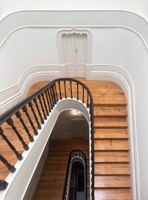 Interior - Modern Charming Loft with balcony in central Porto (Porto)