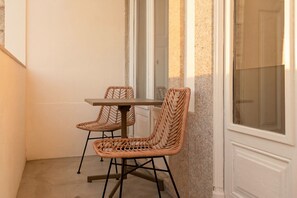 Terrace/patio - Modern Charming Loft with balcony in central Porto by Lisbeyond (Porto)