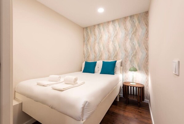 2 chambres, fer et planche à repasser, Wi-Fi gratuit, draps fournis