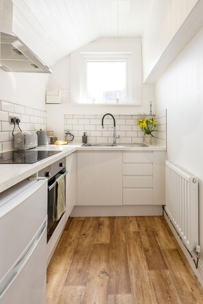 Kühlschrank, Mikrowelle, Ofen, Toaster