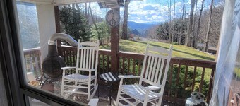 MARS HILL HIDEOUT. 3/2manufactured home with AC /heat. Near Mars Hill University