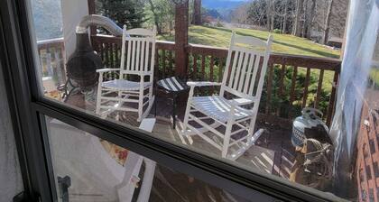 MARS HILL HIDEOUT. 3/2manufactured home with AC /heat. Near Mars Hill University