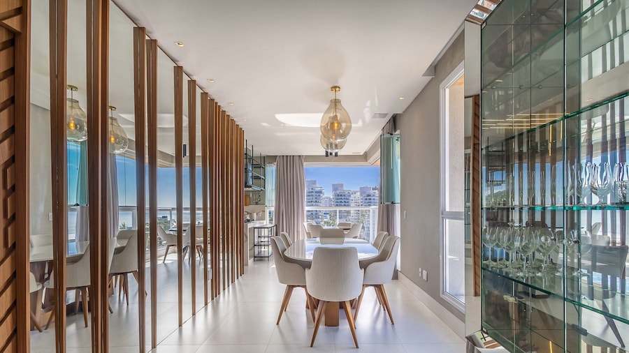 Sophisticated Stay 200m From Praia Brava - EHI