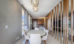 Basic Apartment | Dining - Sophisticated Stay 200m From Praia Brava - EHI (Itajai)