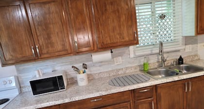 Charming 2-bedroom house in serene Lake Katrine with AC