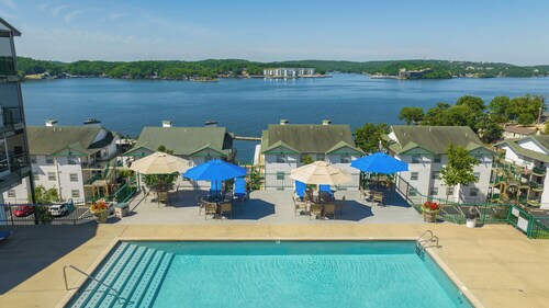Lakefront Condo with Pool, Tennis Perfect for Families or Couples!