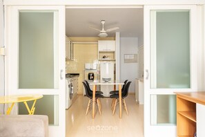 Dining - Well Equipped apt in BC Center 300m fr/ sea Ecp055 (Balneário Camboriú)
