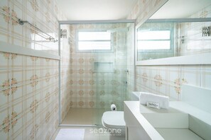 Bathroom - Well Equipped apt in BC Center 300m fr/ sea Ecp055 (Balneário Camboriú)