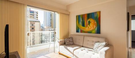 Basic Apartment | Living area