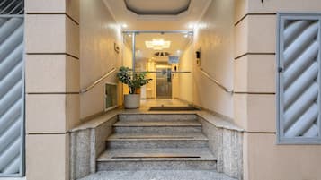 Basic Apartment | Interior