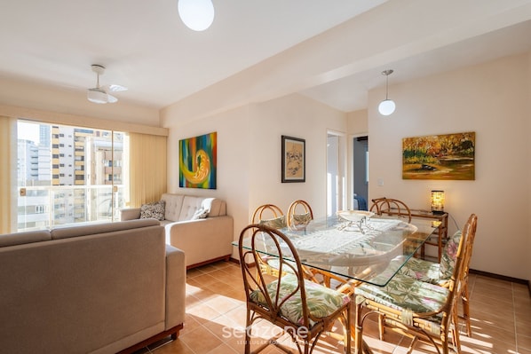 베이직 아파트 | 내부